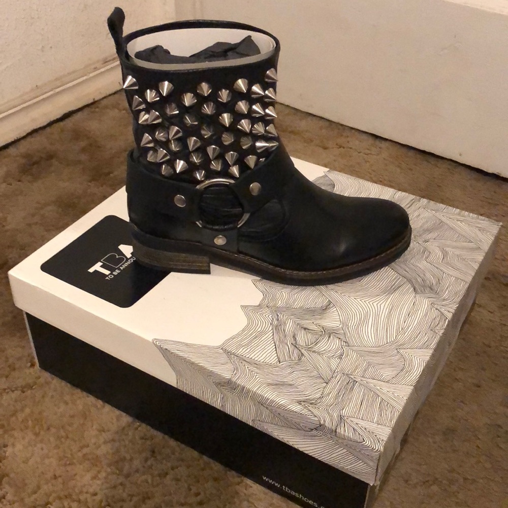 To Be Announced Black studded boots